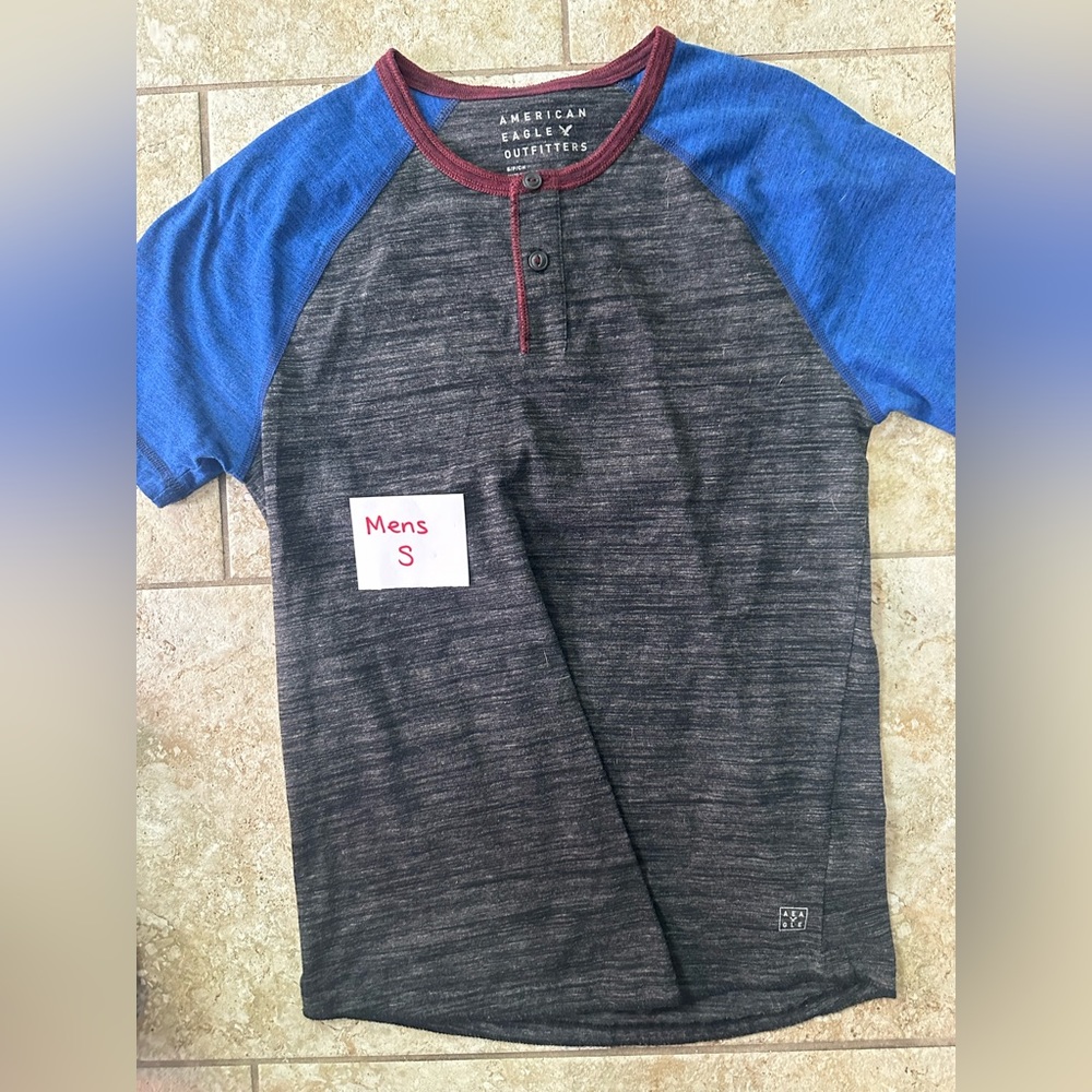 American Eagle, men’s two button shirt